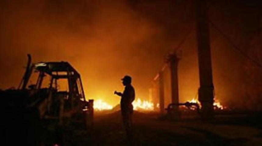 Hindistan'daki patlamada 15 kişi &ouml;ld&uuml;