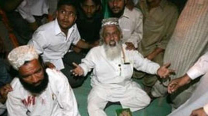 Hindistan'da patlama: 9 &ouml;l&uuml;