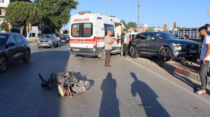 Manisa'da trafik kazasında bir çocuk yaralandı
