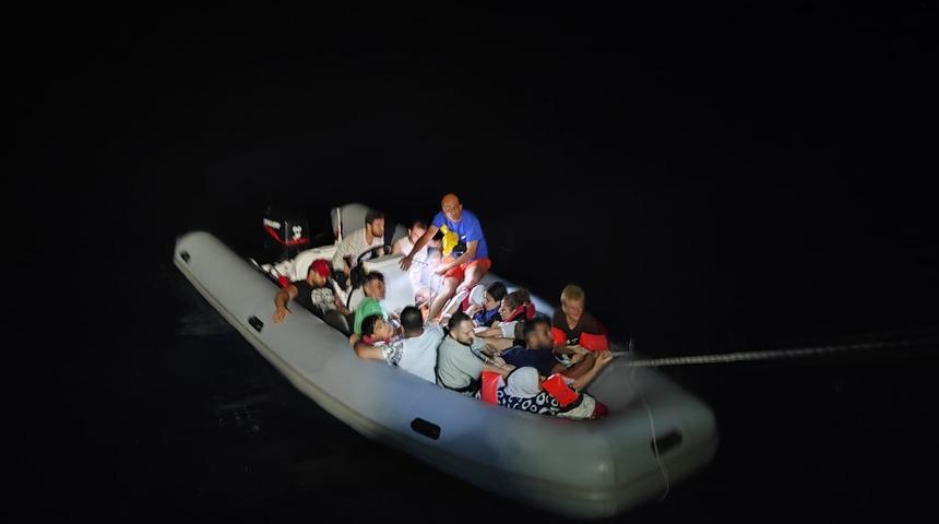 Muğla açıklarında 14 düzensiz göçmen kurtarıldı