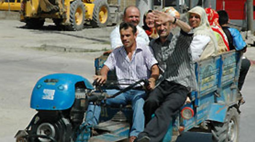 Pancar motorun &uuml;st&uuml;nde 9 kişi