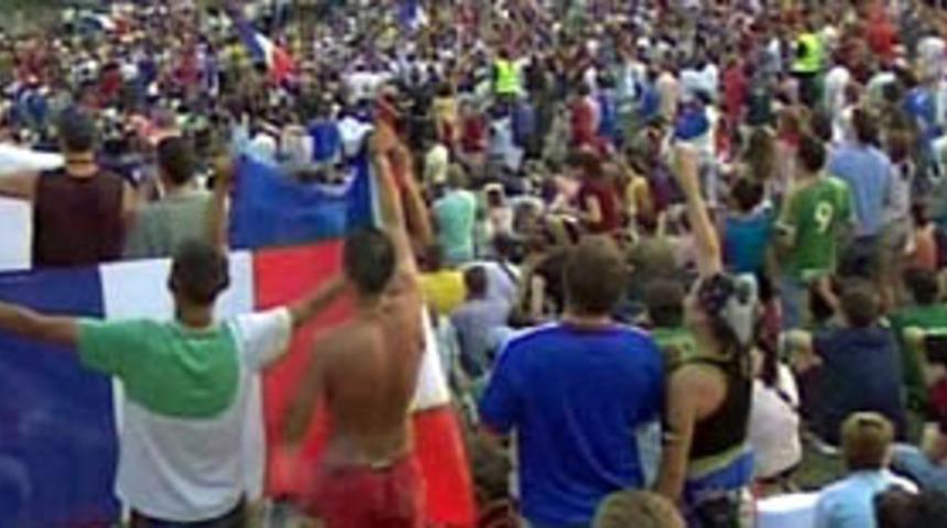 Kutlamalarda &ouml;lenlerden biri T&uuml;rk