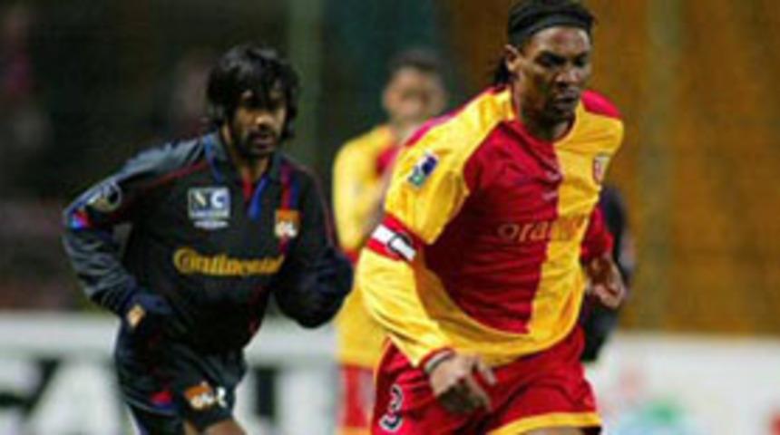 GS'da Song kadrodan &ccedil;ıkarıldı