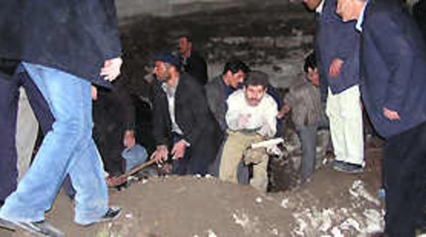 &Ccedil;orum'da'da deprem paniği