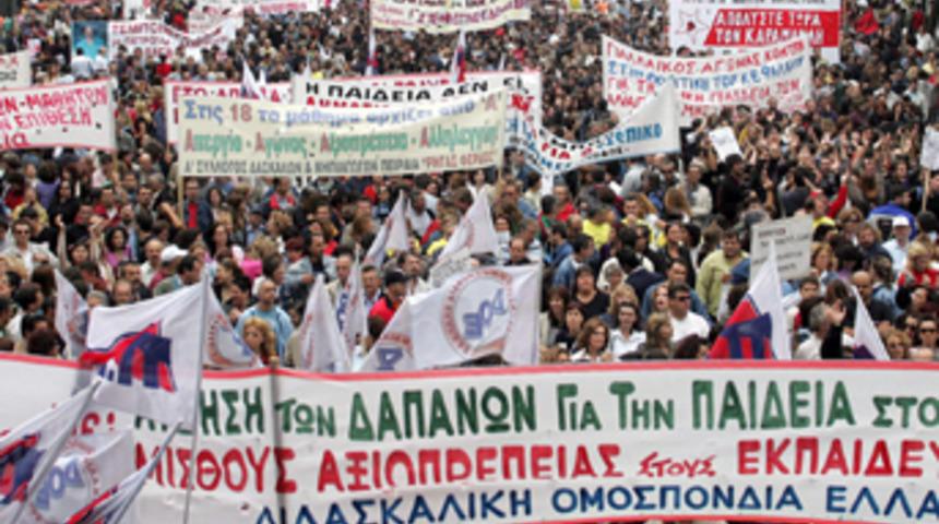 Yunanistan'da genel grev yaşamı fel&ccedil; etti