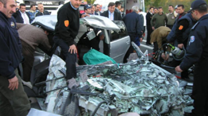 Ordu'da trafik kazası: 1 &ouml;l&uuml;, 12 yaralı