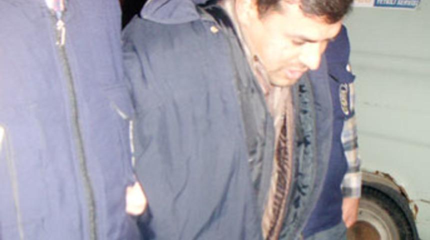 Pompalı t&uuml;fekli soyguncular g&ouml;revliyi b&ouml;yle vurdu