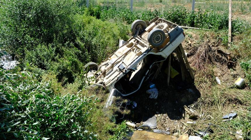 Kayseri'de devrilen otomobildeki 1 kişi öldü, 2 kişi yaralandı