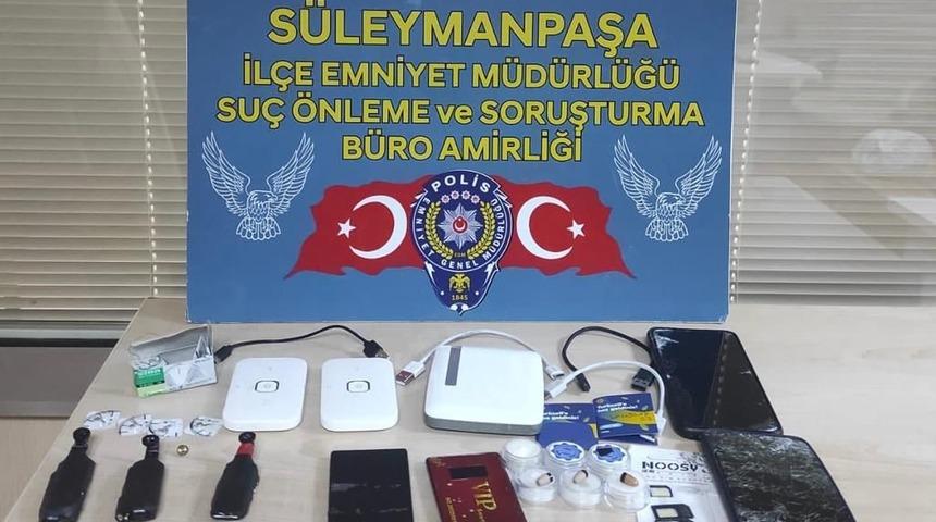 Tekirdağ’da ehliyet sınavı için kamera ve mikrofonlu düzenek kuran kopyacılar yakalandı