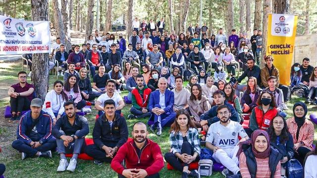 Denizli Büyükşehirden 25 milyon TL öğrenim yardımı