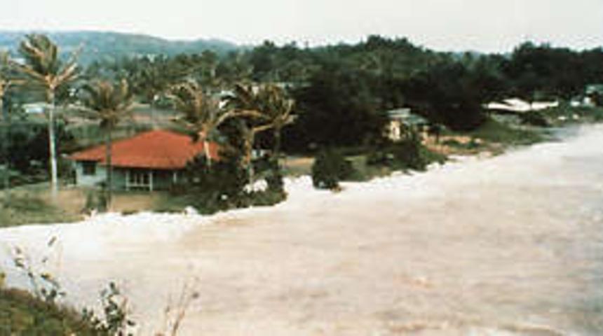 Endonezya'da &ouml;l&uuml; sayısı 610