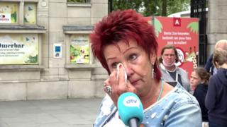 Şempanzeye aşık olan kadın hayvanat bahçesinden men edilince gözyaşlarını tutamadı! Bir şartla görüşebilecekler