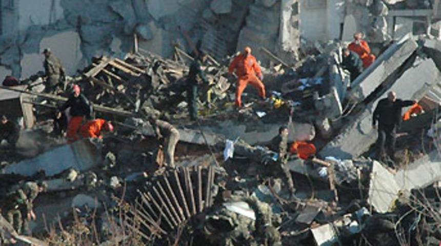 Diyarbakır'daki patlamada &ouml;l&uuml; sayısı 8 oldu