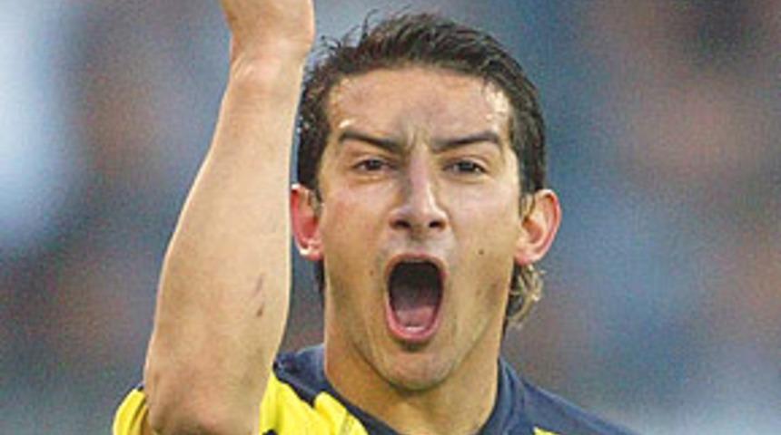 Serhat Akın'ın sakatlığı s&uuml;r&uuml;yor 