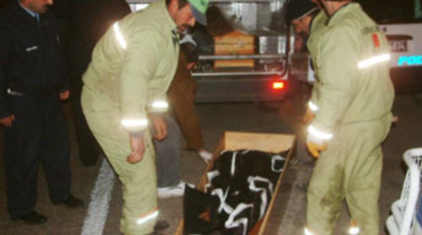 Eşini &ouml;ld&uuml;ren yaşlı adam, 4. kattan atlayarak intihar etti