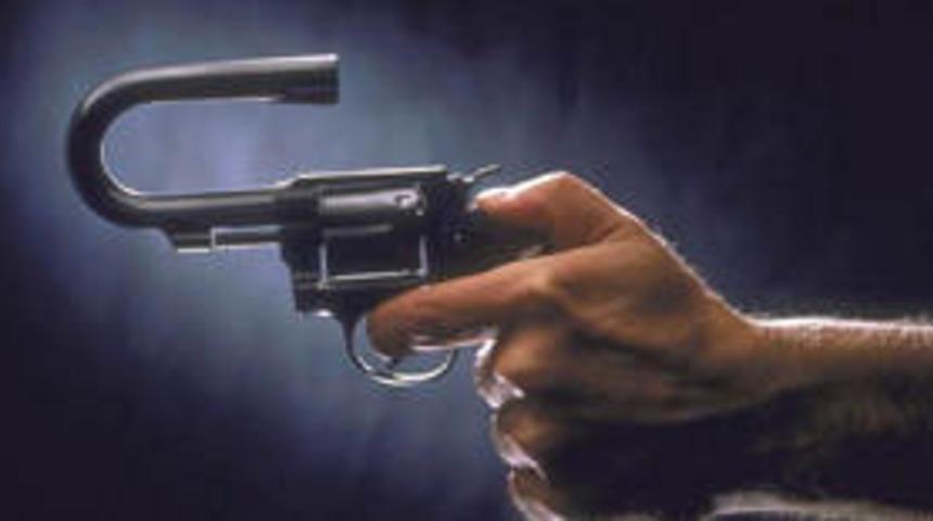 İş&ccedil;ileriyle konuşup intihar etti