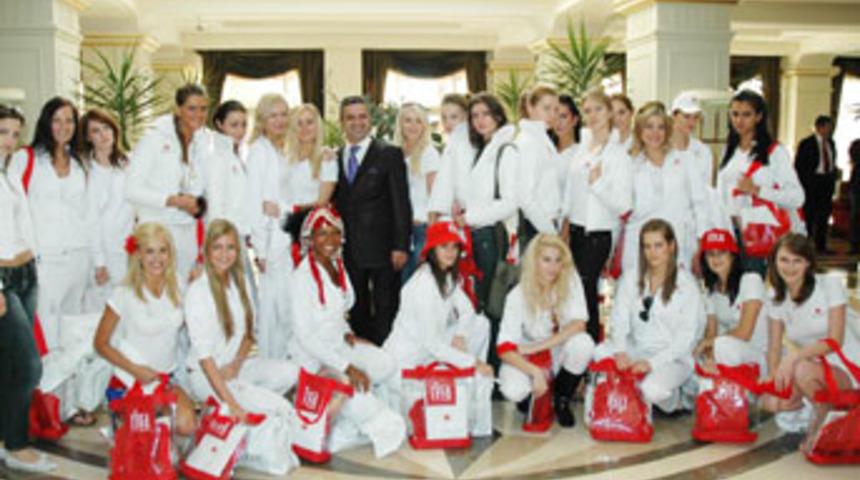 D&uuml;nyanın en g&uuml;zel mankeni Antalya'da