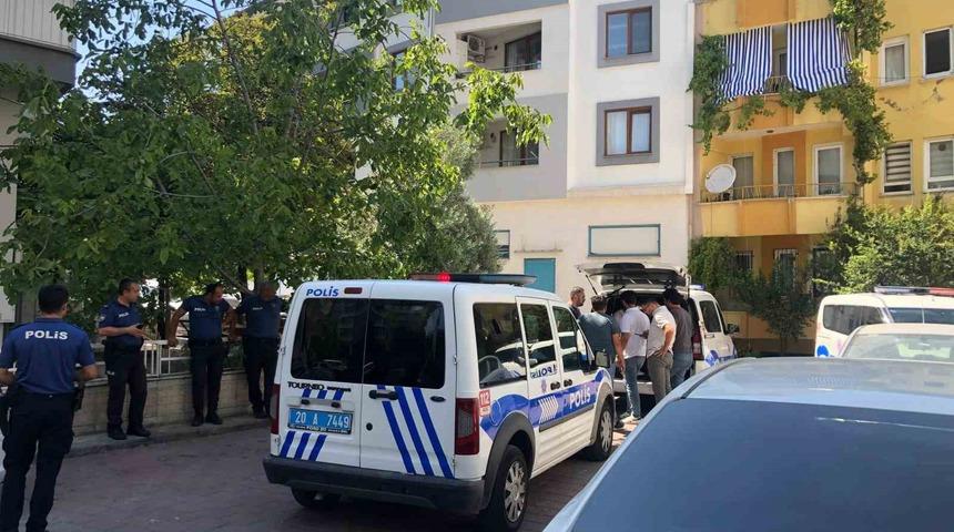 Apartta dehşet! Tartıştığı sevgilisini sırtından bıçakladı