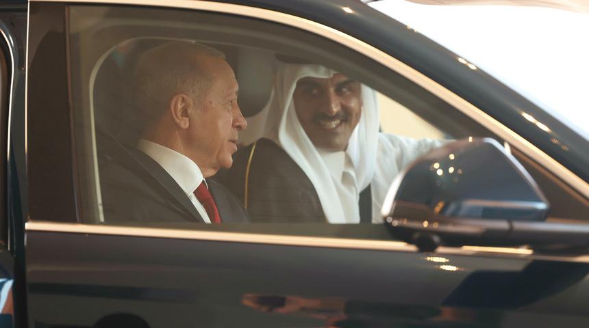 Cumhurbaşkanı Erdoğan, Katar Emiri Sani'ye Togg hediye etti! Messi detayı dikkat çekti