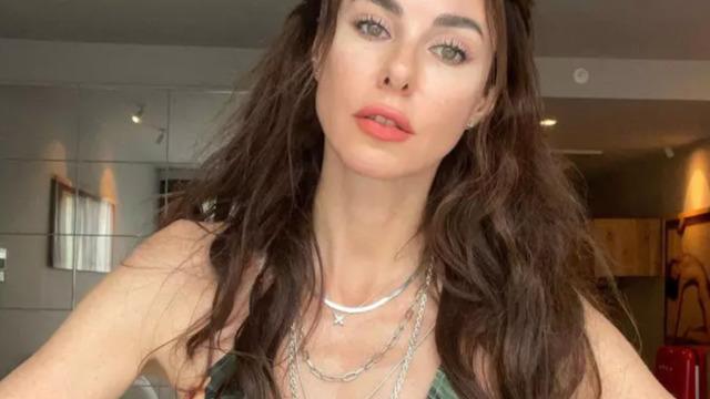 Defne Samyeli nemlendirici kremin fiyatına isyan etti! Maaş öder gibi