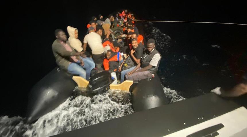 Ayvalık açıklarında 41 düzensiz göçmen yakalandı