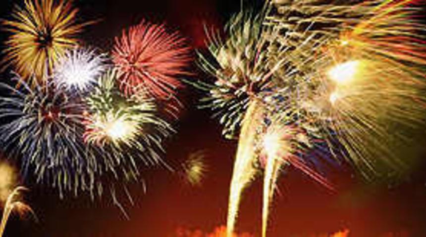 Havai fişek, u&ccedil;ağı tehlikeye d&uuml;ş&uuml;rd&uuml;