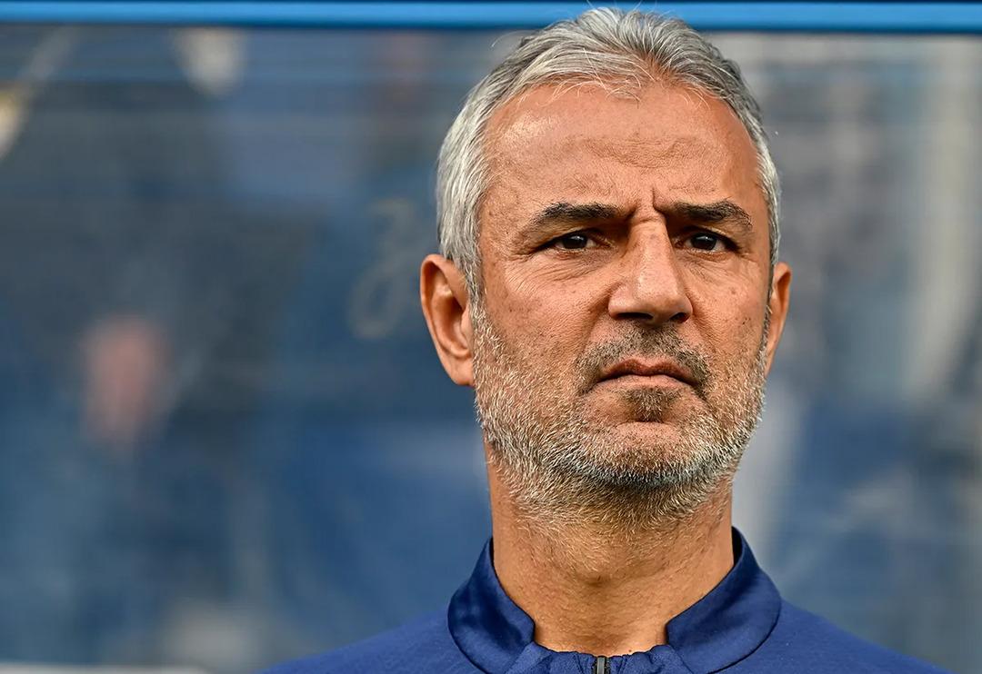Fenerbah&ccedil;e'de aynı anda 11 ayrılık birden! İsmail Kartal y&ouml;netime listeyi verdi