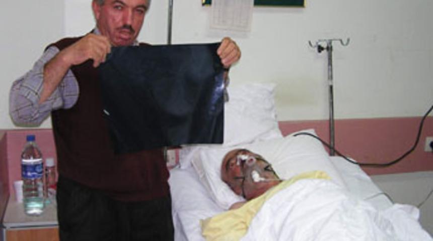 Karnında 'pens' unutulan hasta komada