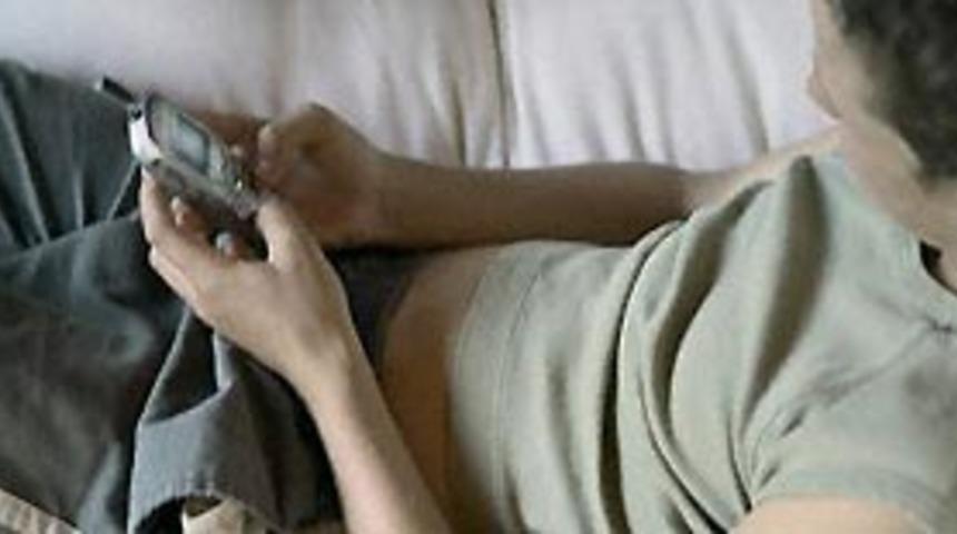 İngiliz mahkemelerinden ''tehditkar SMS'ler''