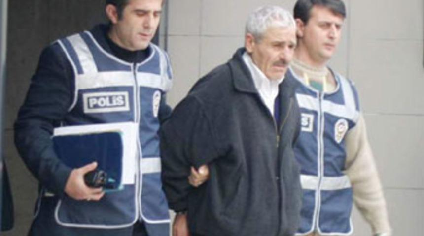 Babalarının kimliğini 23 yıl sonra &ouml;ğrendiler