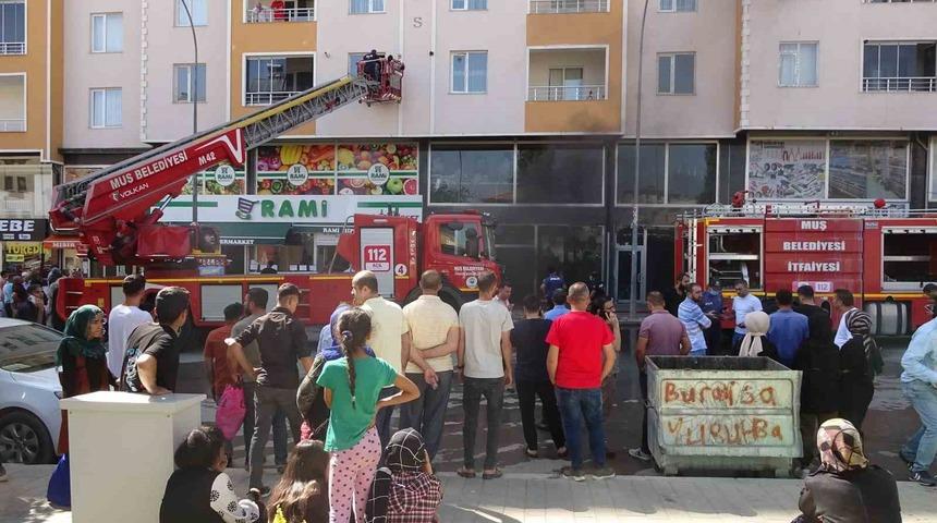 Tekstil atölyesinde çıkan yangın korkuttu