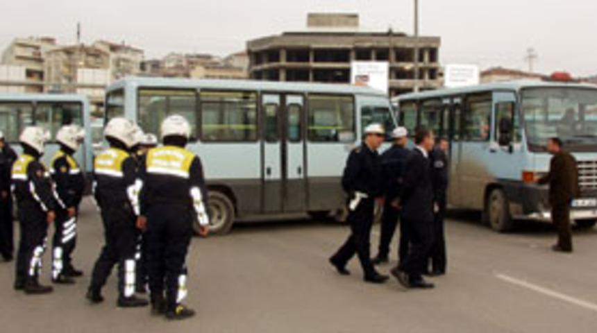 Minib&uuml;s şof&ouml;rlerinin eylemi sona erdi
