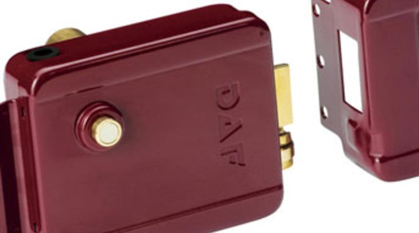 Elektrik kesildiğinde de &ccedil;alışabilen kapı kilidi