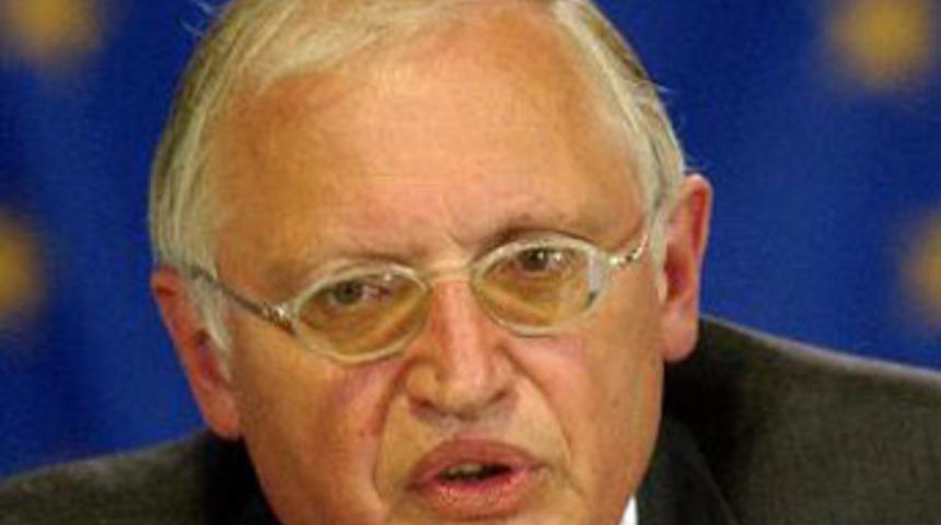 Verheugen: ''M&uuml;zakere s&uuml;reci devam ediyor''