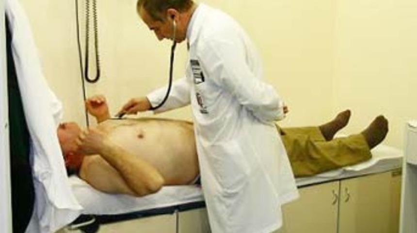 "&Uuml;niversitelerde muayene ve ameliyat kaldırılmalı"