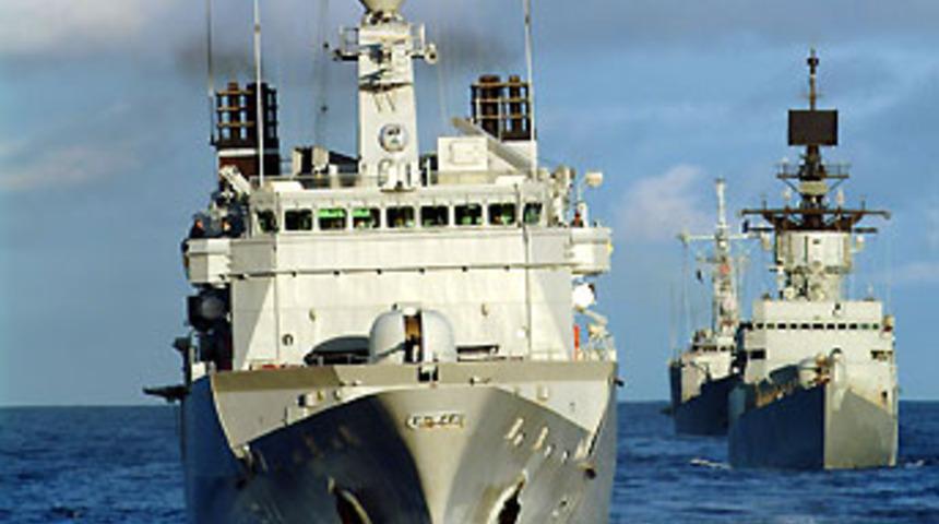 ABD'den T&uuml;rkiye'ye savaş gemisi