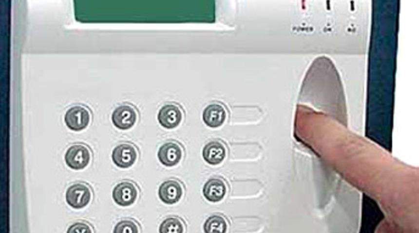 ABD vatandaşlarından parmak izi alınacak