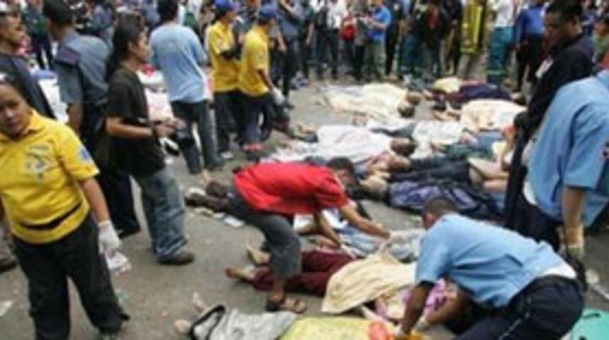 Filipinler'de stadyum izdihamı: 88 &ouml;l&uuml;
