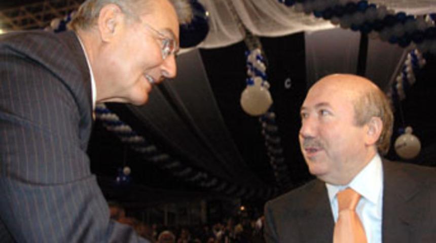 'Ekonomi kur, faiz ve borsa &uuml;&ccedil;genine hapsoldu'