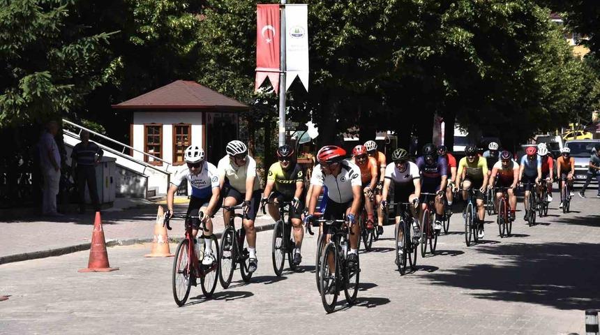 Bisikletçiler, doğal ve tarihi güzellikleri ile dikkat çeken Kastamonu’yu gezdi