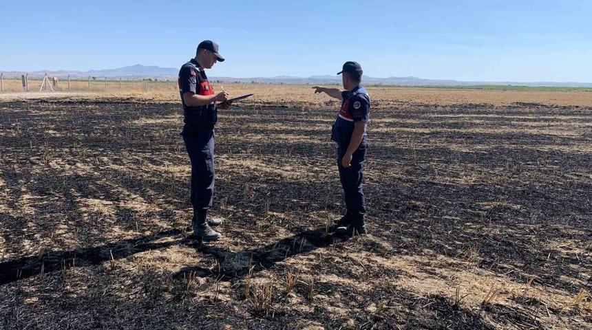 Anız yakan çiftçiye jandarma baskını