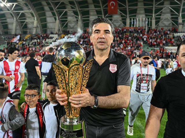 Pendikspor, ligdeki ilk 2 iç saha maçını Ümraniye Stadı'nda oynayacak