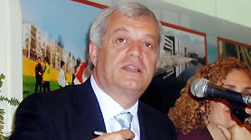 Piriştina, anıt heykeli a&ccedil;ıldı