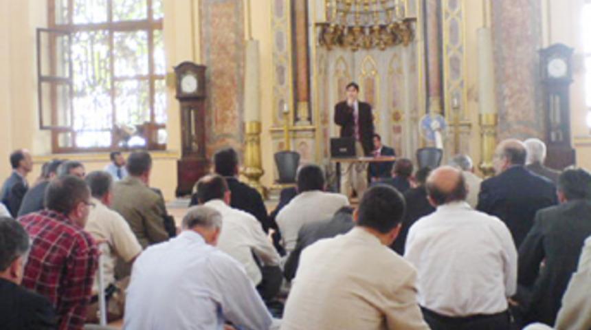 Caminin mikrofonu a&ccedil;ık unutulunca olan oldu