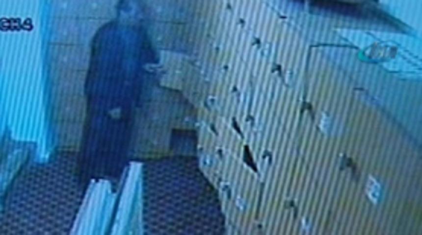 Camiden saniye saniye ayakkabı hırsızlığı