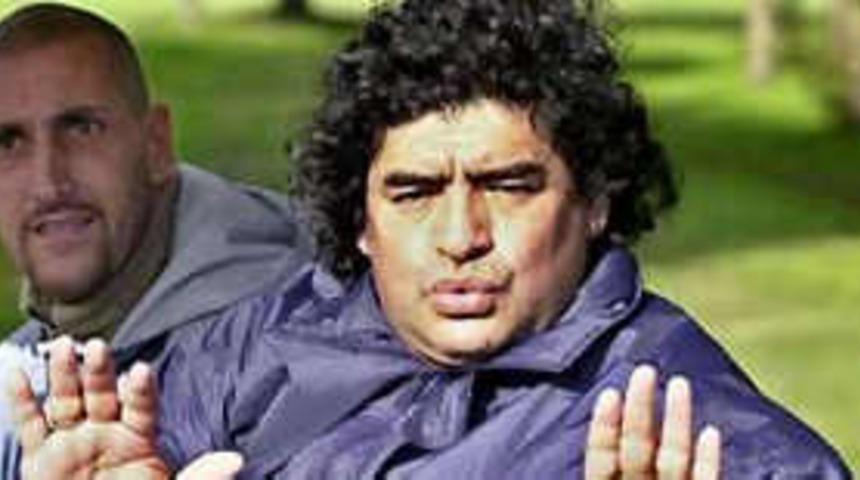 Maradona'ya 200 avro para cezası