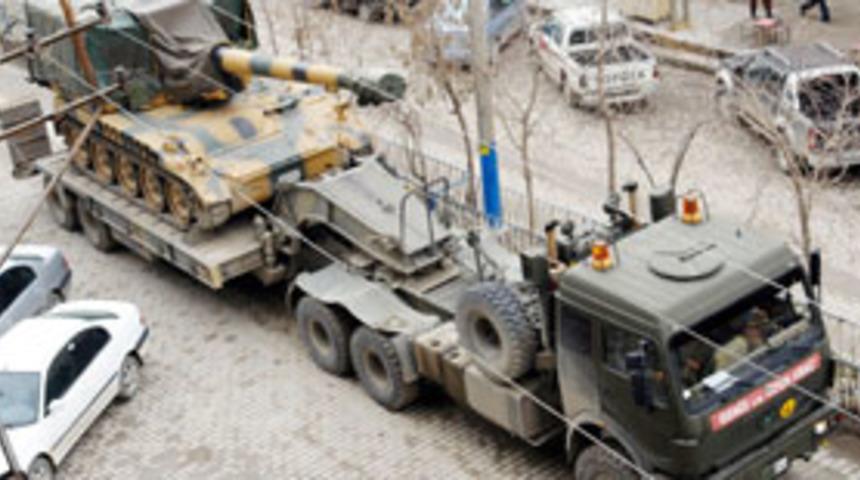 Sınıra askeri sevkıyat haraketliliği başladı