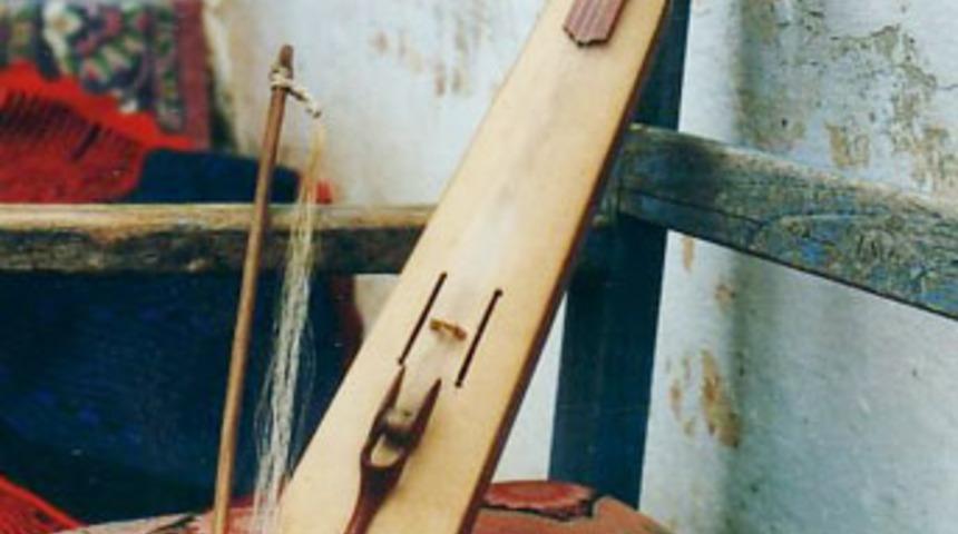 Kemen&ccedil;enin ilgin&ccedil; tarih&ccedil;esi