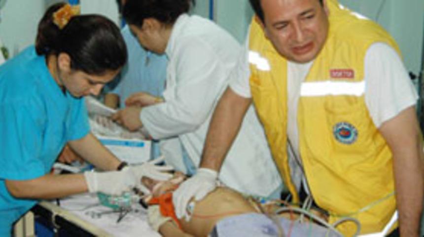 Boğazına erik ka&ccedil;an &ccedil;ocuk &ouml;ld&uuml;