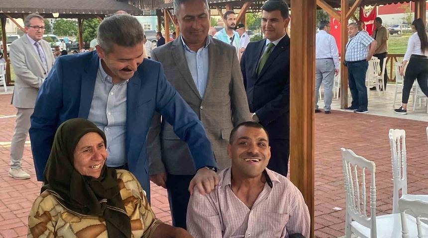 Vali Ergün, cemevinde düzenlenen iftara katıldı